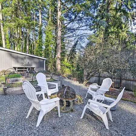 Pet-Friendly Cabin Minutes To Gig Harbor!